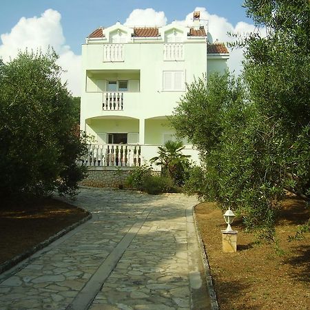 Apartments Andela Sveti Filip i Jakov Exterior photo