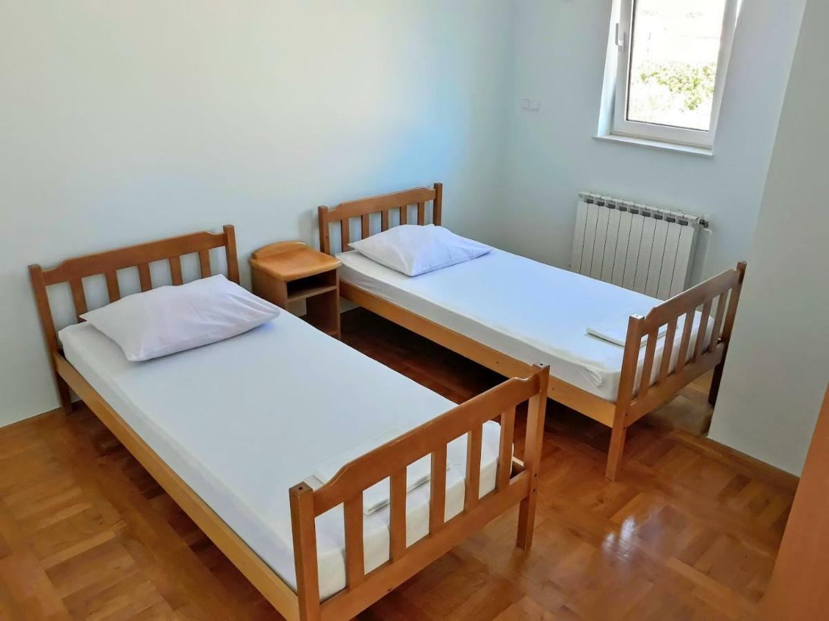 Apartments Andela Sveti Filip i Jakov Exterior photo
